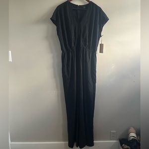 NWT Nordstrom Halogen Black Jumpsuit Elastic Waist Short Sleeve V Neck